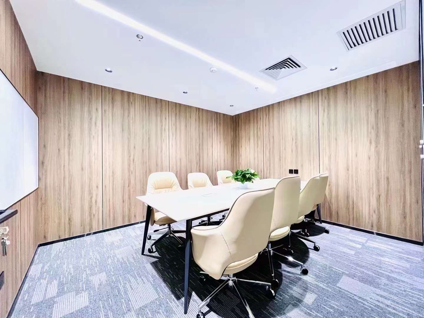 哈德门广场    326 平米办公室   8元/平/天